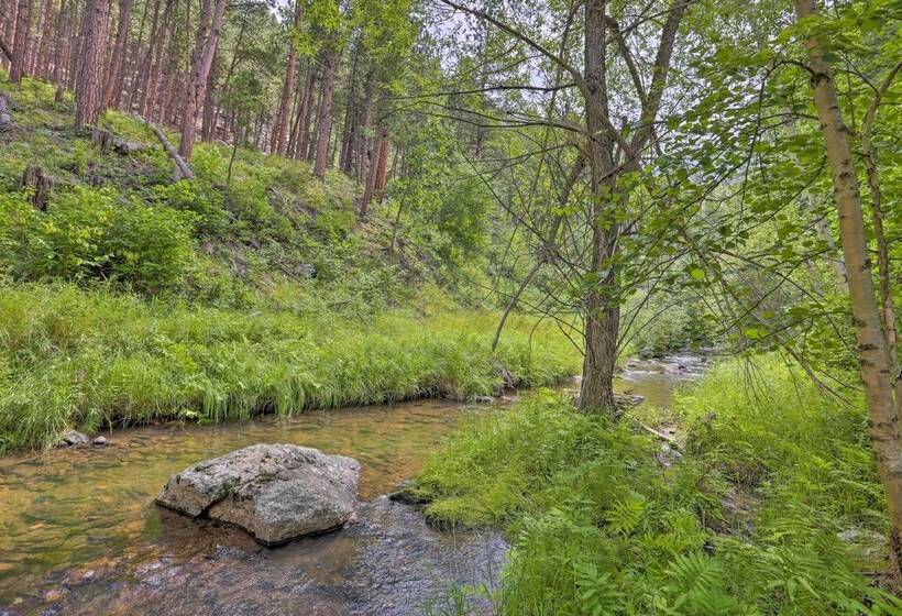 Historic Keystone Cabin Near Mount Rushmore!