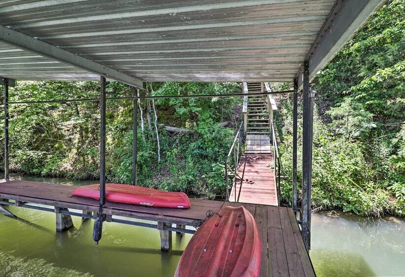 13 Mi To Hot Springs: Serene Royal Home W/ Deck!