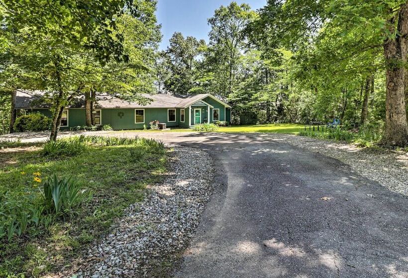 13 Mi To Hot Springs: Serene Royal Home W/ Deck!
