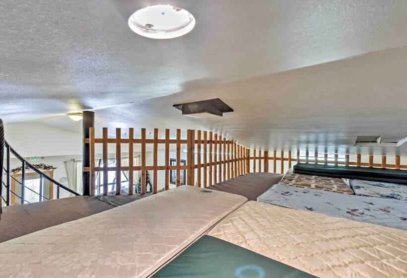 Huge Preston Cabin W/ Game Room & Mountain Views!