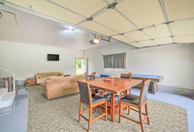 Indiana Countryside Retreat On 37 Acre Land!