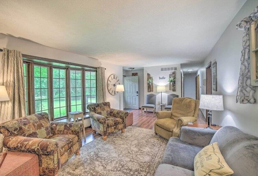 Indiana Countryside Retreat On 37 Acre Land!