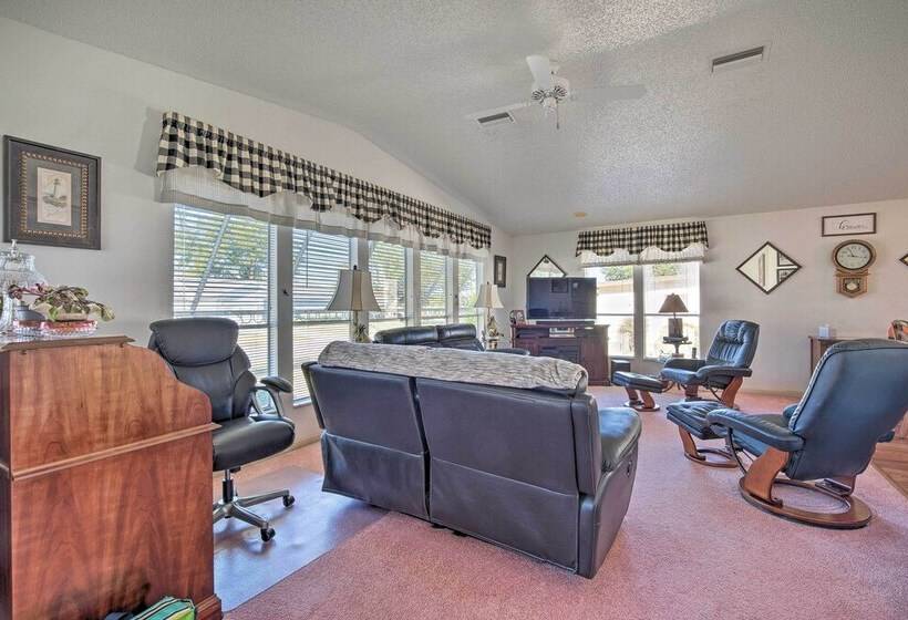 Lady Lake House W/ Lanai & Community Pool!
