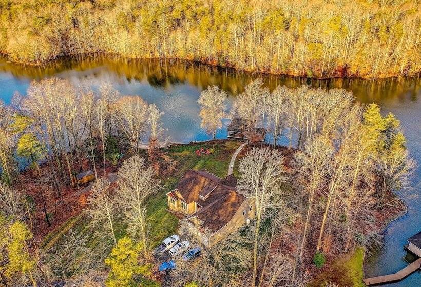 Lake Anna Waterfront Home W/2 Acres & Covered Dock