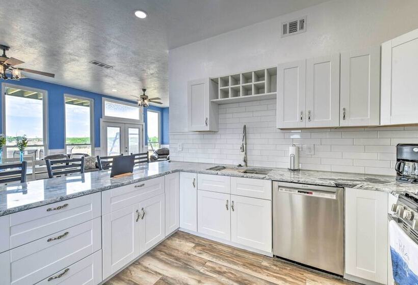 Lakefront Wichita Falls Home W/ Pool & Hot Tub