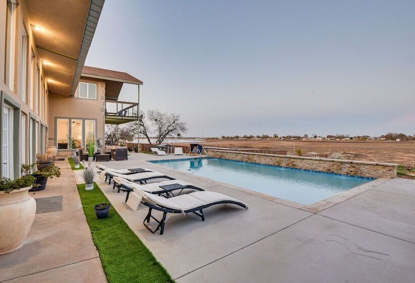 Lakefront Wichita Falls Home W/ Pool & Hot Tub