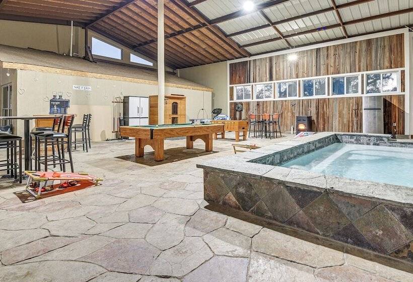 Lakefront Wichita Falls Home W/ Pool & Hot Tub