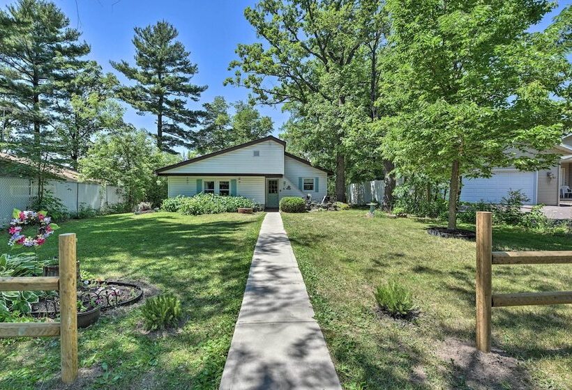 Lakefront Family Retreat W/ Private Dock!