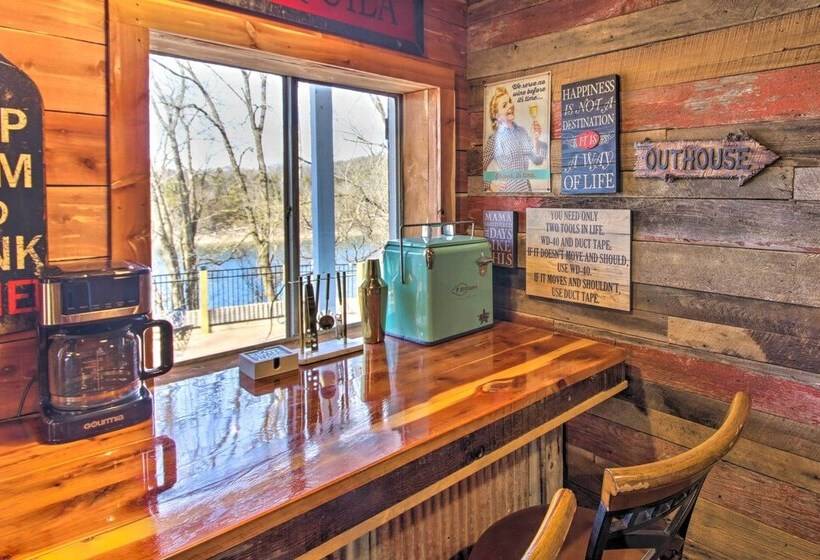 Lakefront Gem W/ Screened Porch + Game Room!