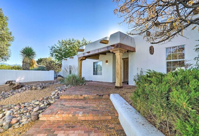 Las Cruces Home  La Casa Blanca  W/ Courtyard