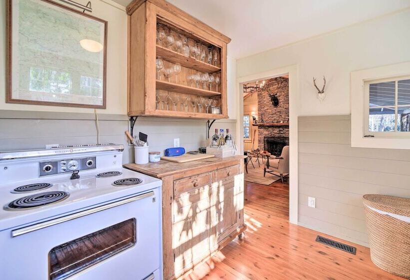Mirror Lake Cabin ~ 1 Mi To Dtwn Highlands!
