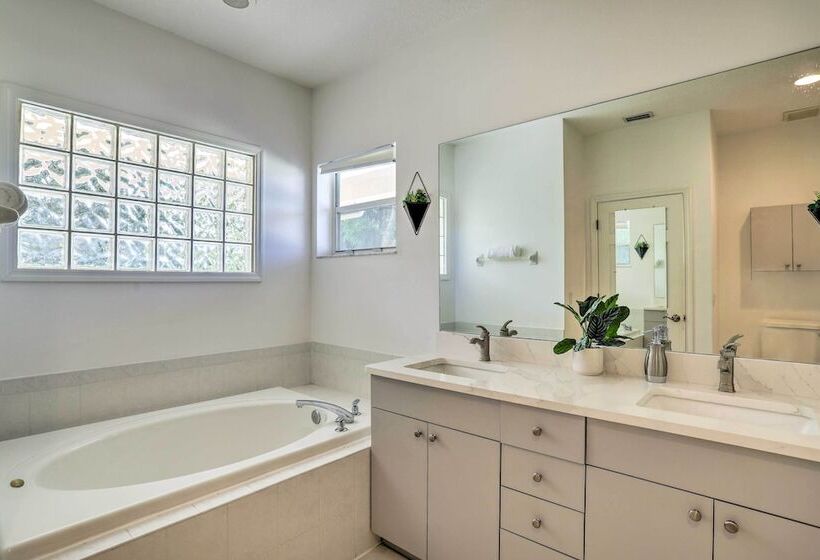 Modern Clearwater Home W/ Deck: 9 Mi To Beach