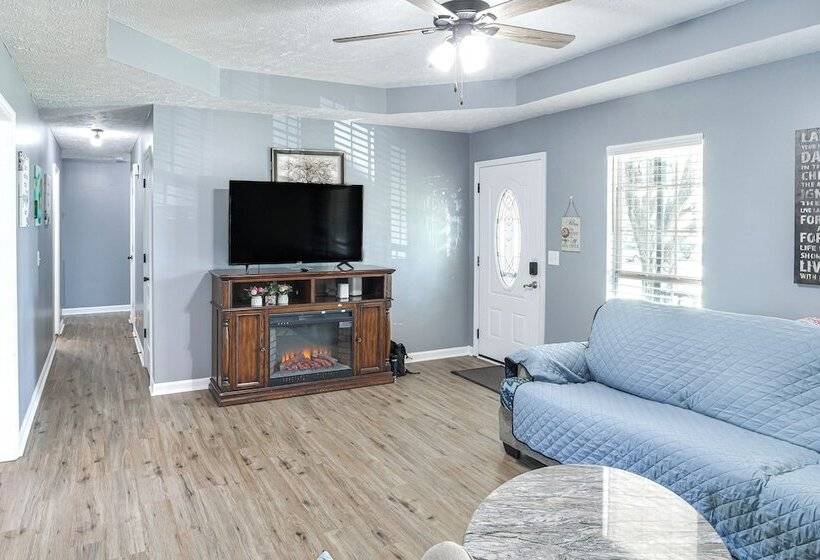 Above Ground Pool & Backyard At Murfreesboro Home!
