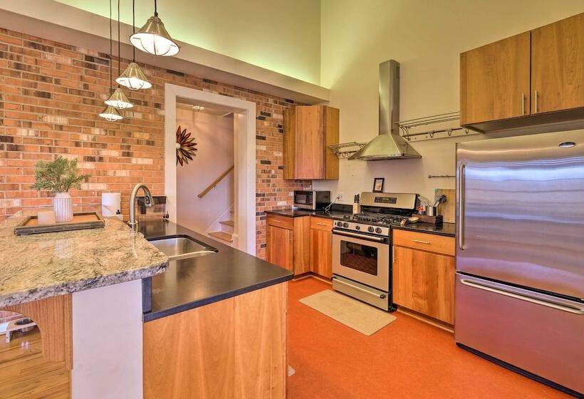 Pet Friendly Cottage With Game Room & Fire Pit!