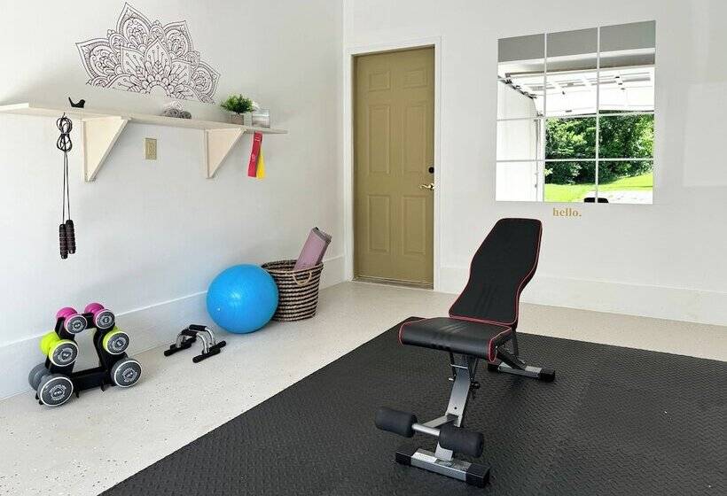 Pet Friendly Cottage With Game Room & Fire Pit!