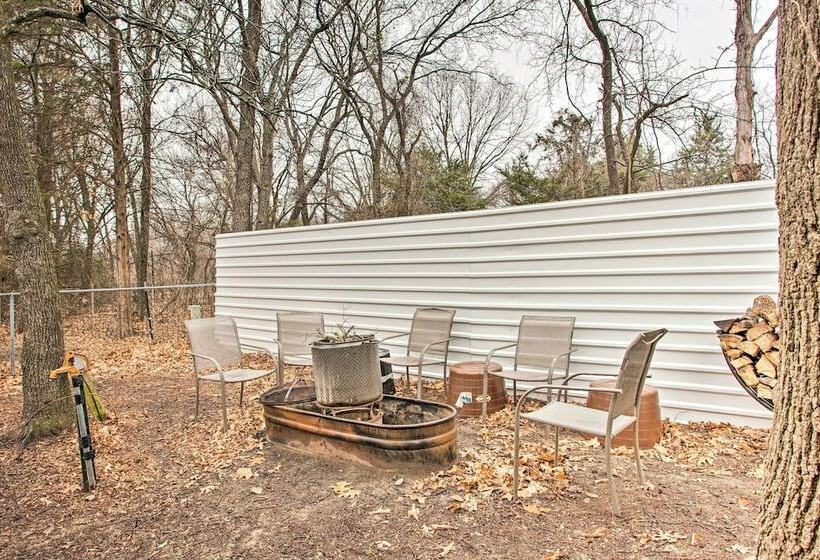 Pet Friendly Kingston Home W/ Deck & Fire Pit