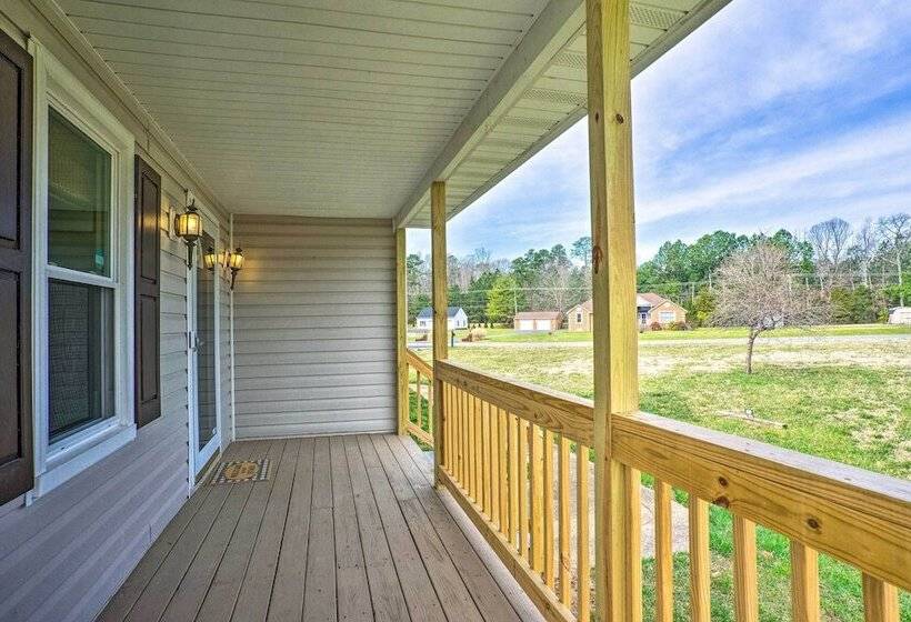 Richmond Area Home W/ Game Room & Patio!