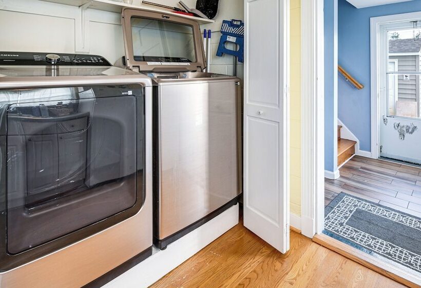 Potomac Waterfront Retreat W/ Dock & Kayaks