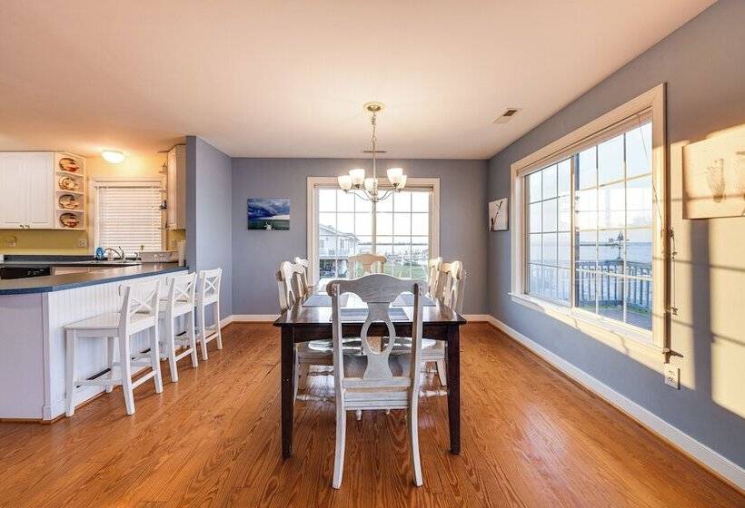 Potomac Waterfront Retreat W/ Dock & Kayaks