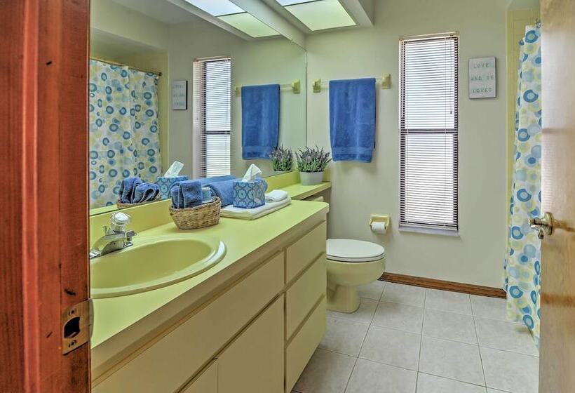 Pristine Spring Hill House W/ Private Pool & Lanai