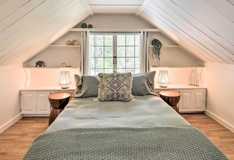 Private Riverfront Escape W/ Fire Pit & Grill