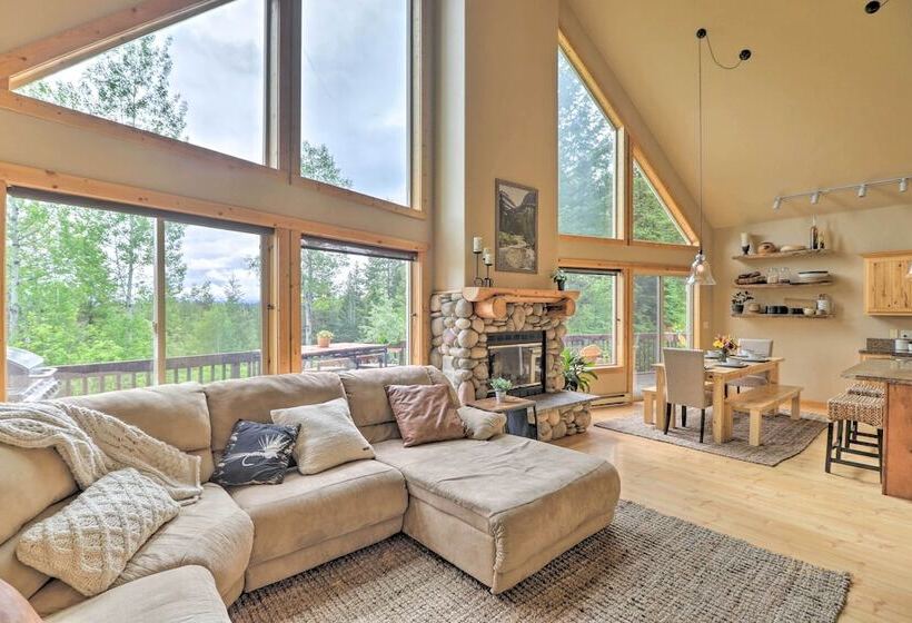 Quiet + Elegant Whitefish Home W/ Hot Tub