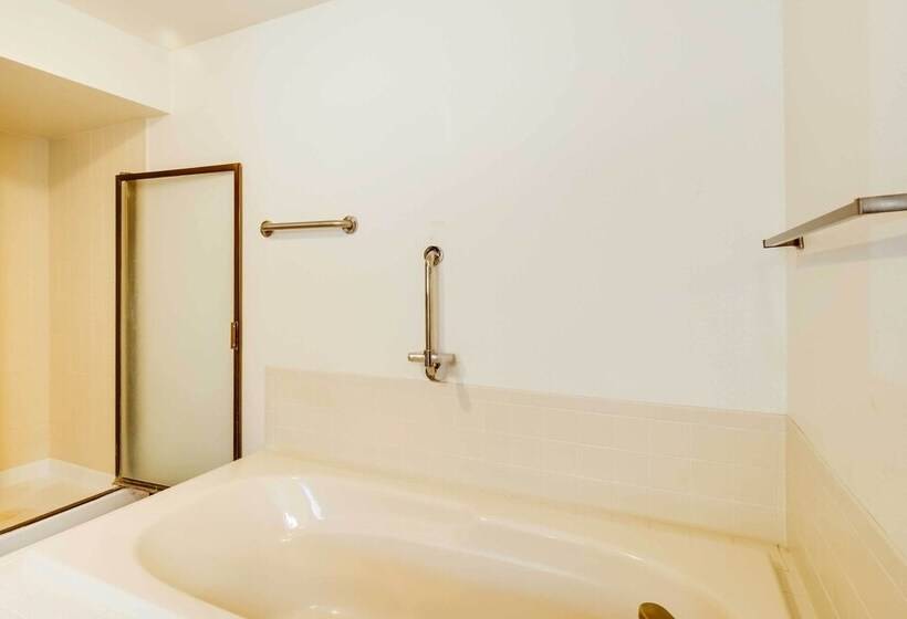 Roomy Alma Cabin W/ Pool Table: Ski, Hike, & Fish!