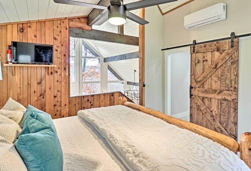 Rustic Chic Sapphire Home W/ Wraparound Decks