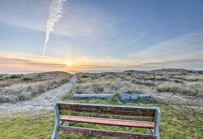 Sanderling Sea Cottages, Unit 2: Walk To Coast!