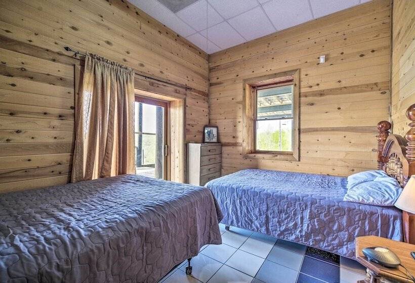 Spacious Cabin On Dale Hollow Lake W/hot Tub!