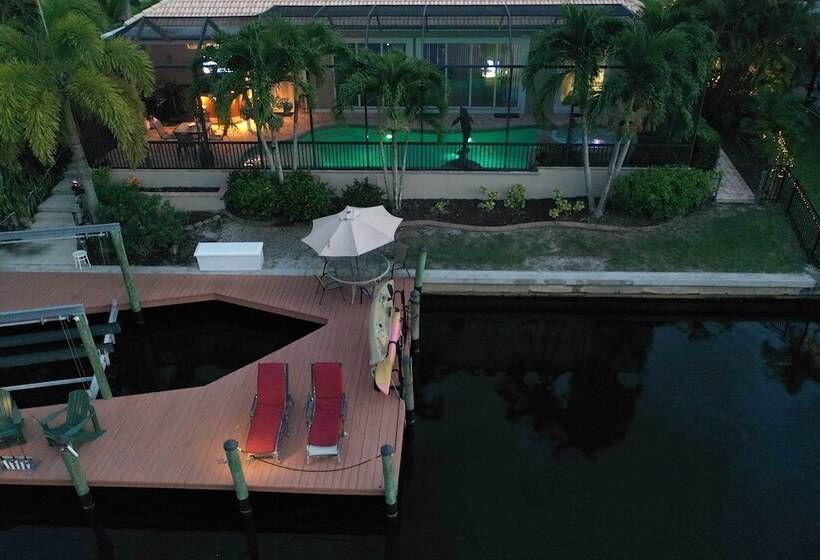 Canalfront Oasis: Cape Coral Home W/ Pool & Spa