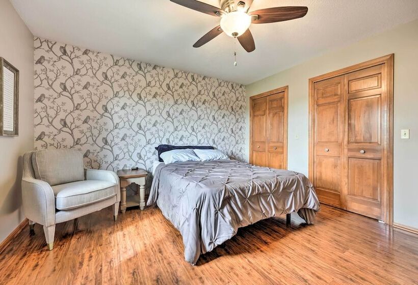 Spacious Fort Wayne Home W/ Yard + Gas Grill!