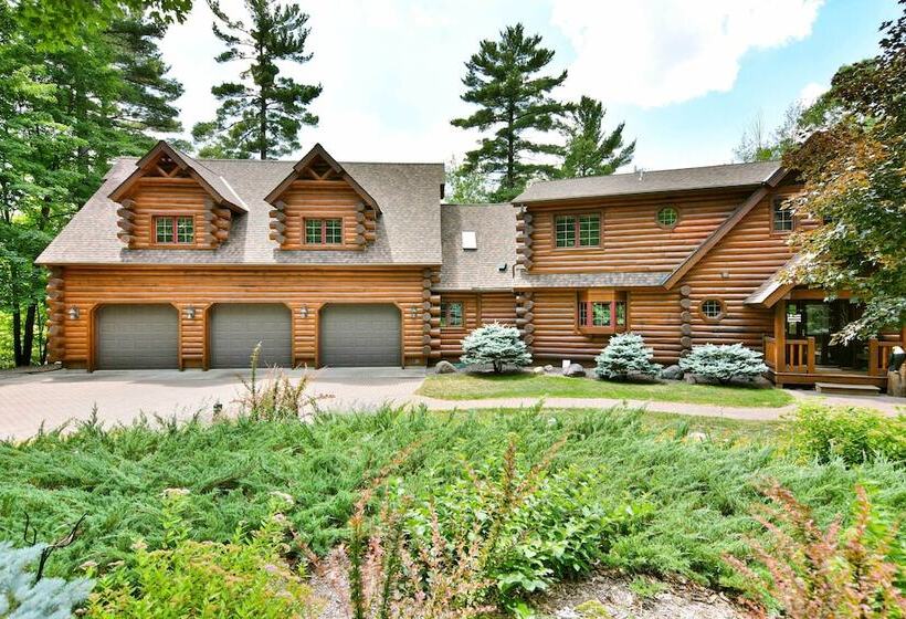 Spacious House W/ Boat Dock On Red Cedar Lake