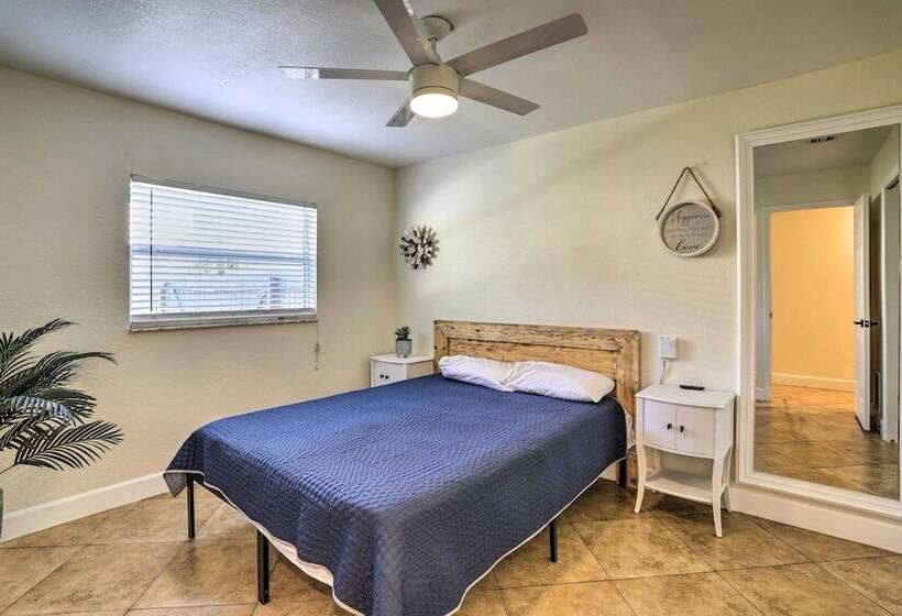 Spacious Largo Retreat: Private Pool & Yard!