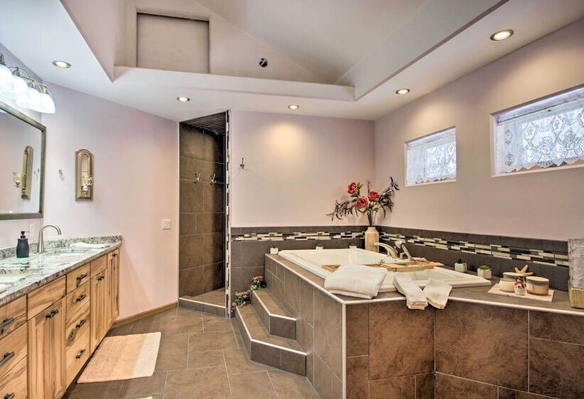 Spacious & Secluded Home By Pokegama Lake!