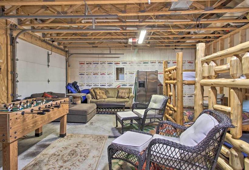 Spacious & Secluded Home By Pokegama Lake!