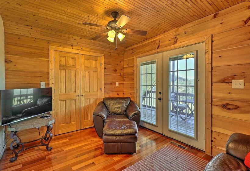Decks & Panoramic Views: Rustic Sparta Cabin