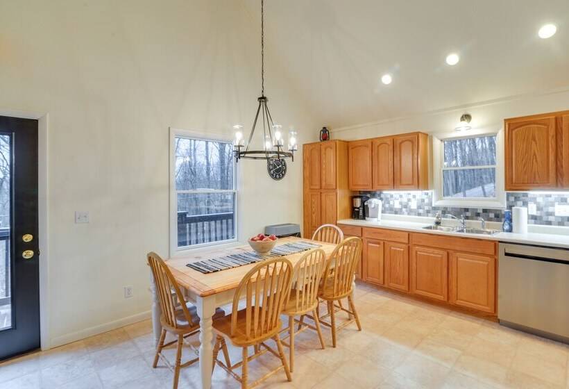 The Eagles Nest At Alpine  Cabin W/ Fireplace!