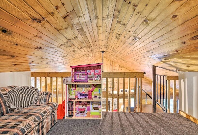 Waterfront Cottage W/ Dock On Papoose Lake!