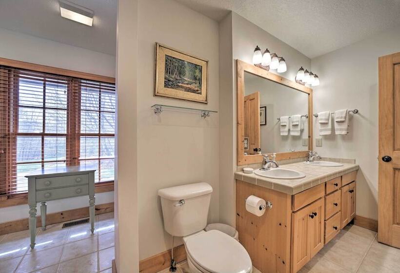 Woodsy Smoky Mtn Hideaway W/ Grill & Views!