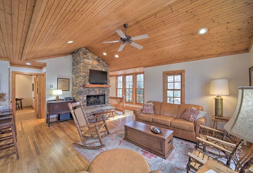 Woodsy Smoky Mtn Hideaway W/ Grill & Views!