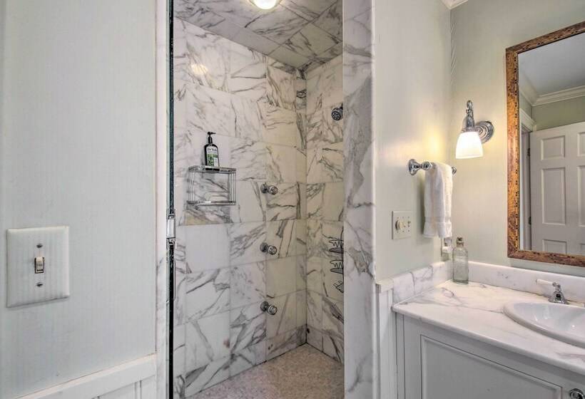 Balcony Downs Historic Home Near River Access