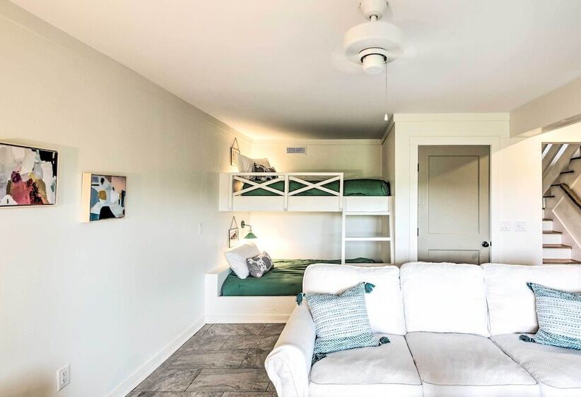 Baxter Hideaway: Screened Porch, Lake Views!
