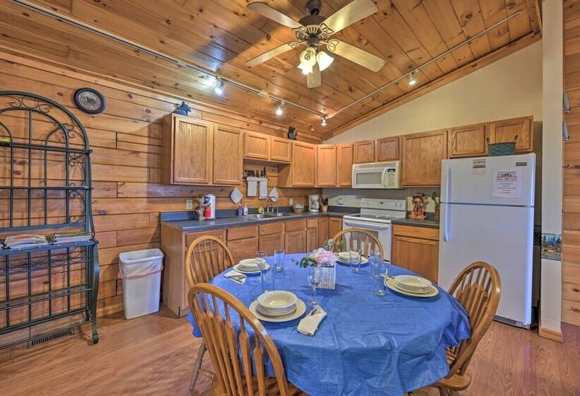 Bear Den Cabin: Hot Tub, 4 Mi To Nantahala River