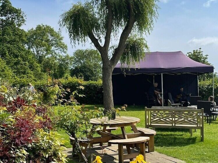 مبيت وإفطار The Jolly Sportsman