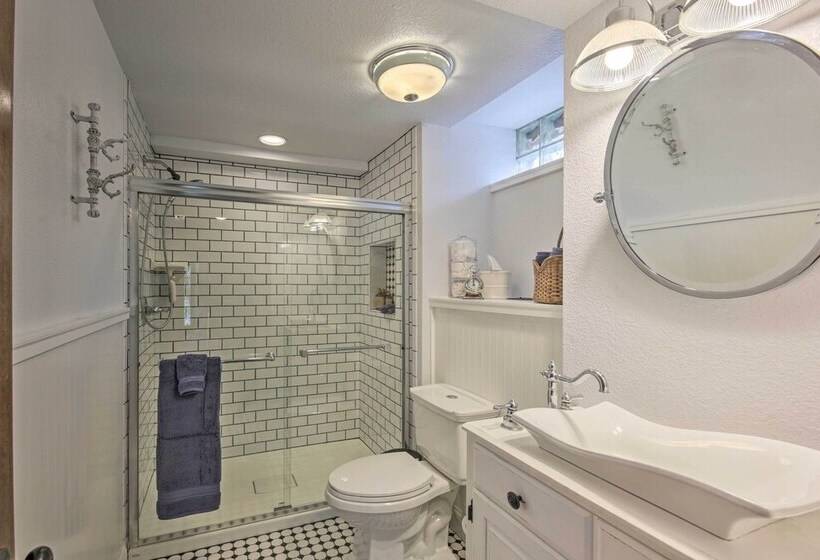 Big Cedar Lake House: Views, 100 Ft To Water!