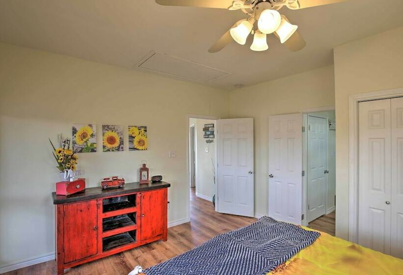 Canyon Lake Home W/ Game Room < 1 Mi To Boat Ramp!