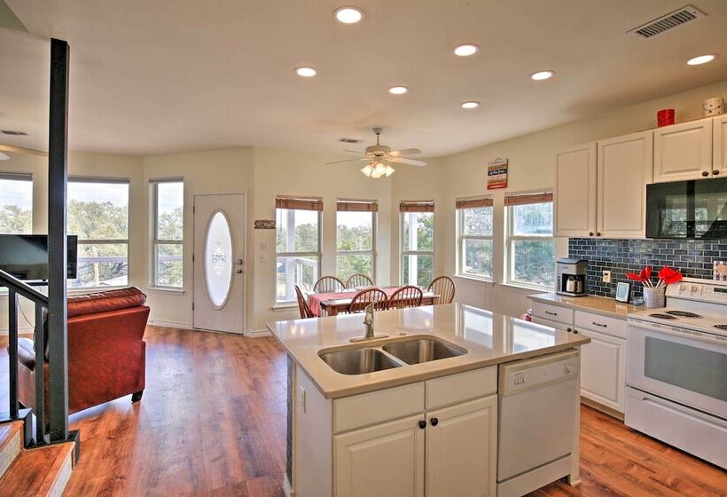 Canyon Lake Home W/ Game Room < 1 Mi To Boat Ramp!