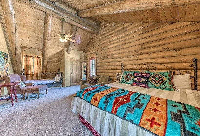 Cozy Alto Cabin On 2 Acres: Near Fishing & Skiing!