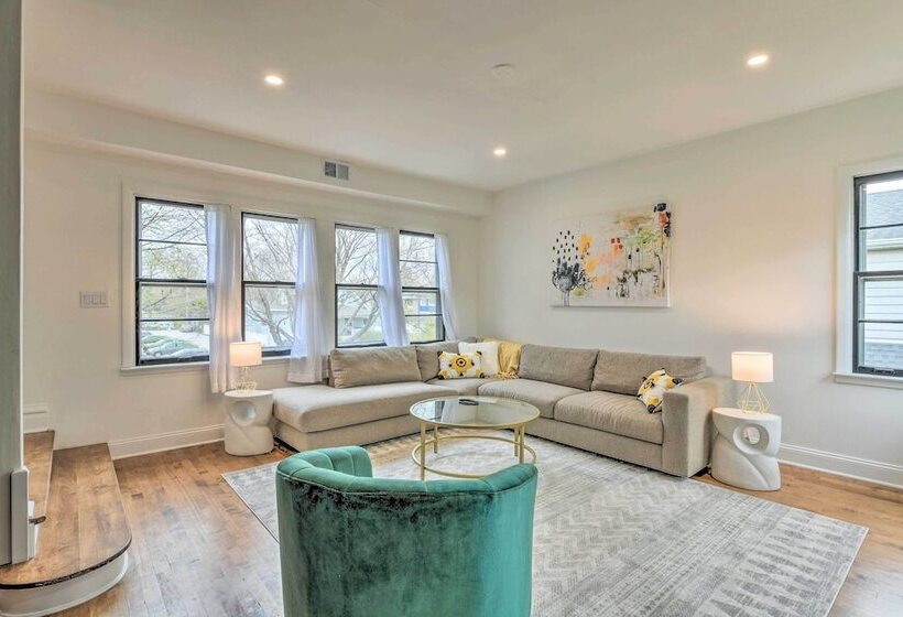 Oak Park Home W/ Fire Pit   5 Mi To Garfield Park!
